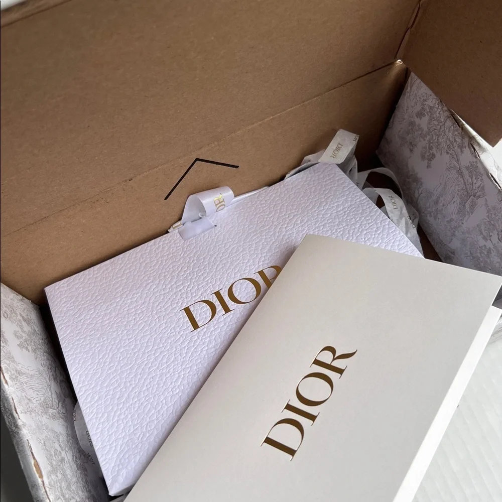 Dior White and GoldGift Packaging Set